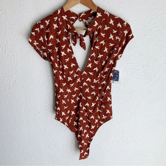 Free People Intimately Billie Bodysuit in Terracotta Bird Print NWT Sz XS - Picture 2 of 8